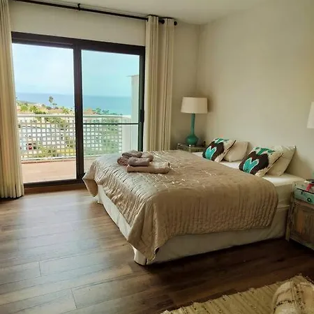 Lovely Seaside Luxury Penthouse 別荘 *